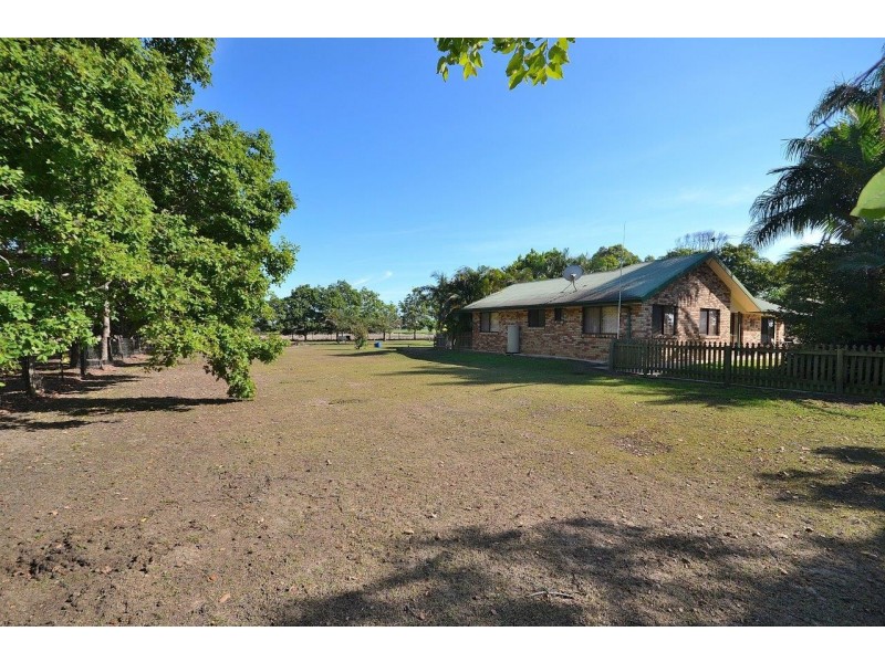 318 Gordons road, Alloway QLD 4670