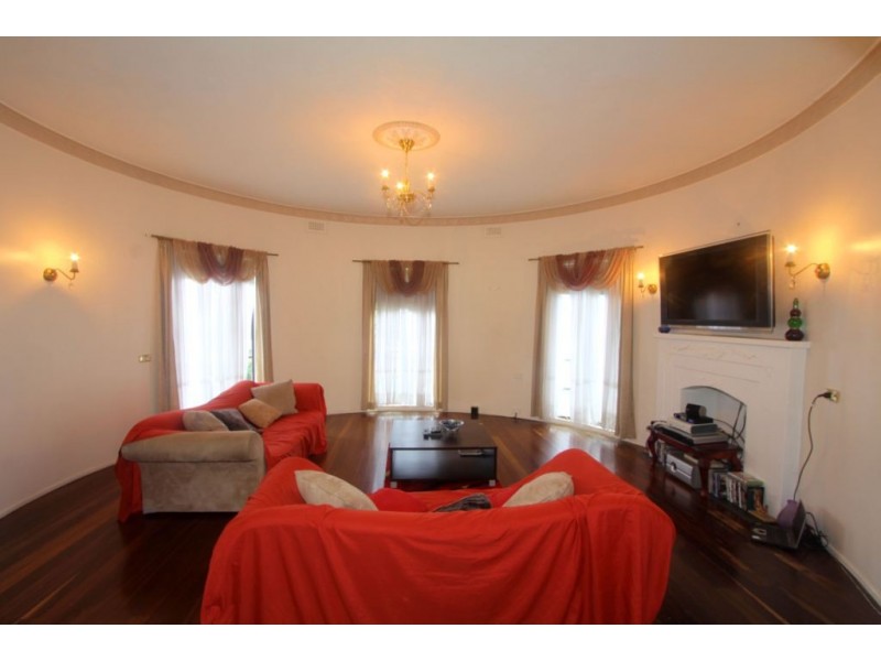 136 walker, Svensson Heights QLD 4670