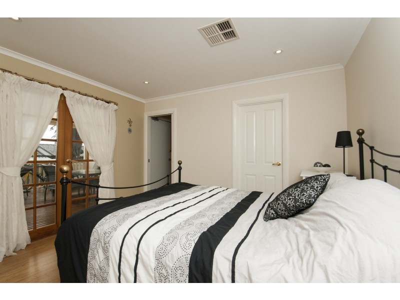 15 Ariel Street, Hallett Cove SA 5158