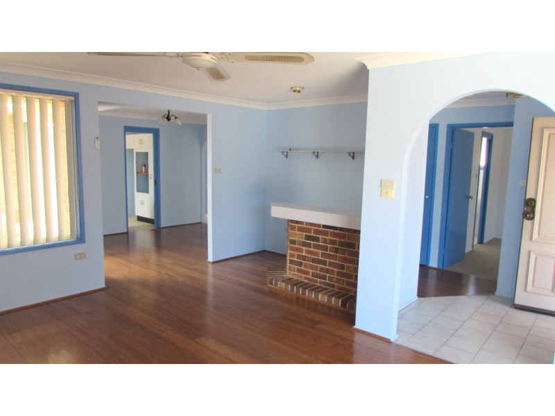 19 Aquamarine Drive, Eagle Vale NSW 2558