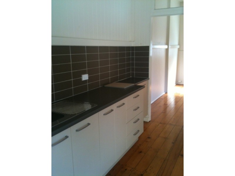 8 Pioneer St, Toowong QLD 4066