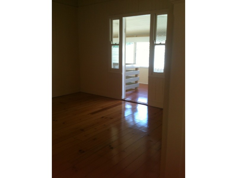 8 Pioneer St, Toowong QLD 4066