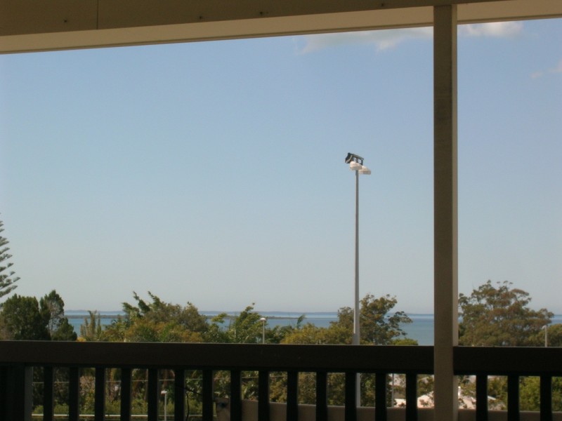 27 Gordon Pde, Manly QLD 4179
