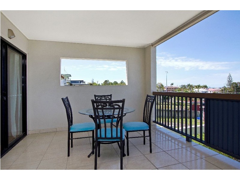 27 Gordon Pde, Manly QLD 4179