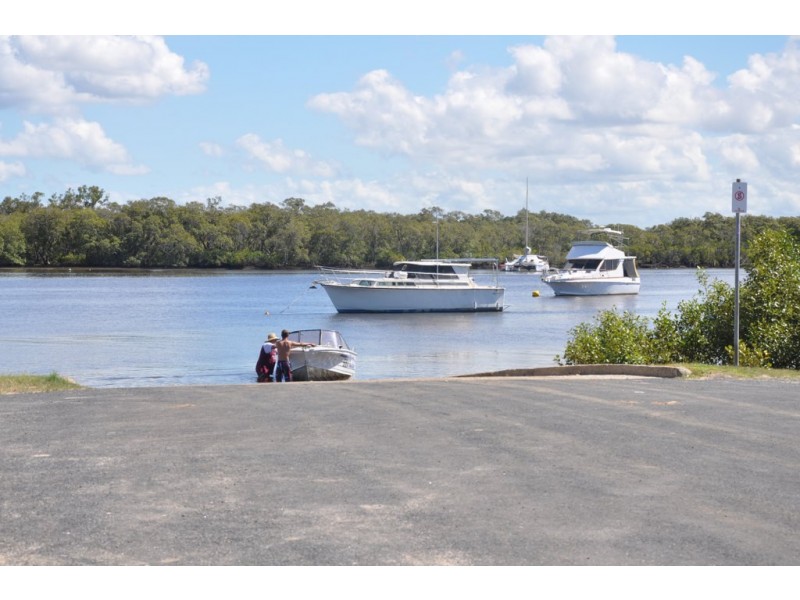 11 Whiting, Beachmere QLD 4510