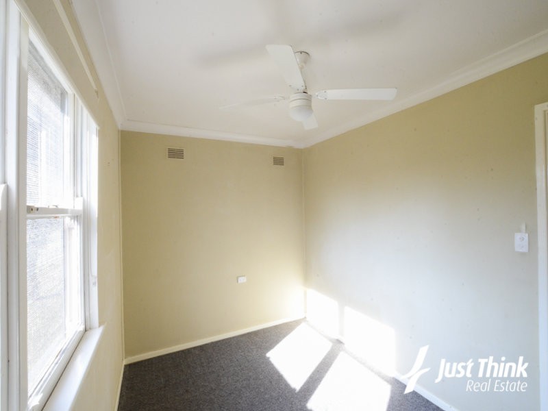 33 Nauru Crescent, Lethbridge Park NSW 2770