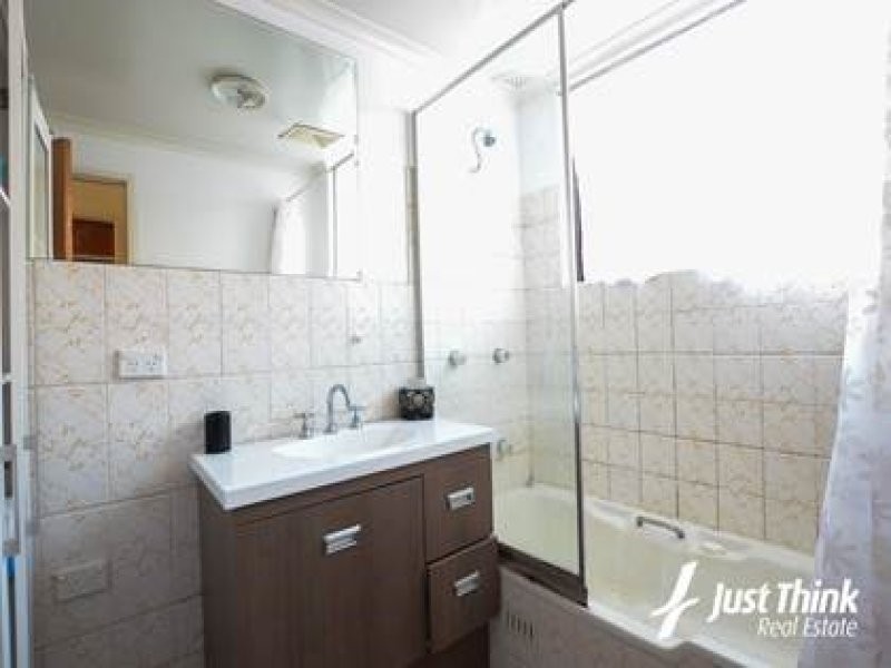 1/18 Sturt Street, Campbelltown NSW 2560