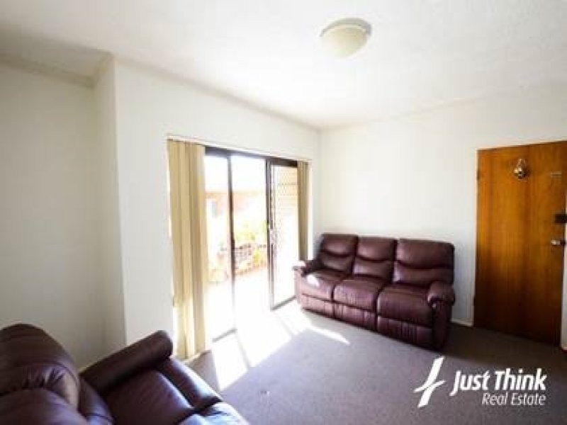 1/18 Sturt Street, Campbelltown NSW 2560