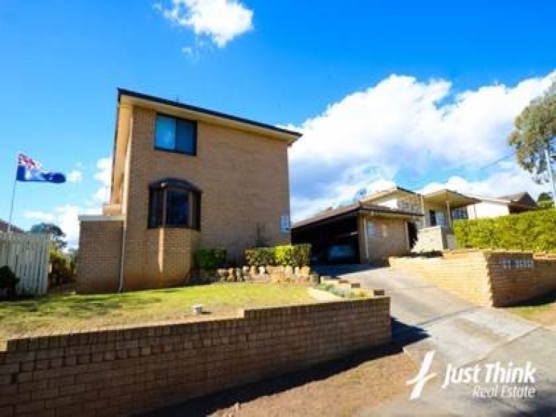 1/18 Sturt Street, Campbelltown NSW 2560