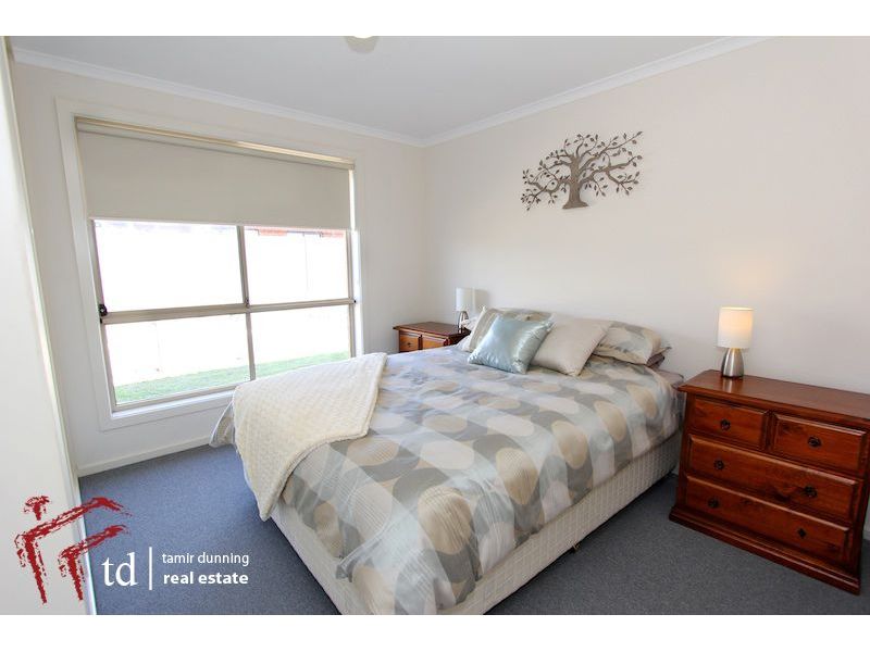37 Hamra Drive, Smithfield SA 5114