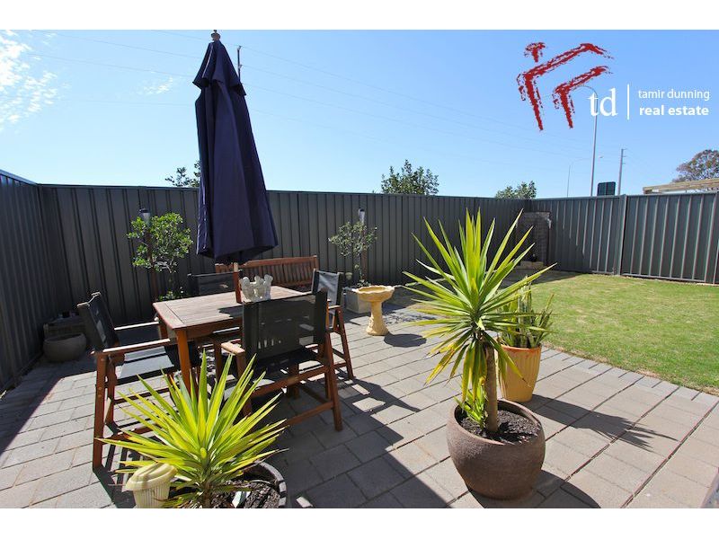 37 Hamra Drive, Smithfield SA 5114