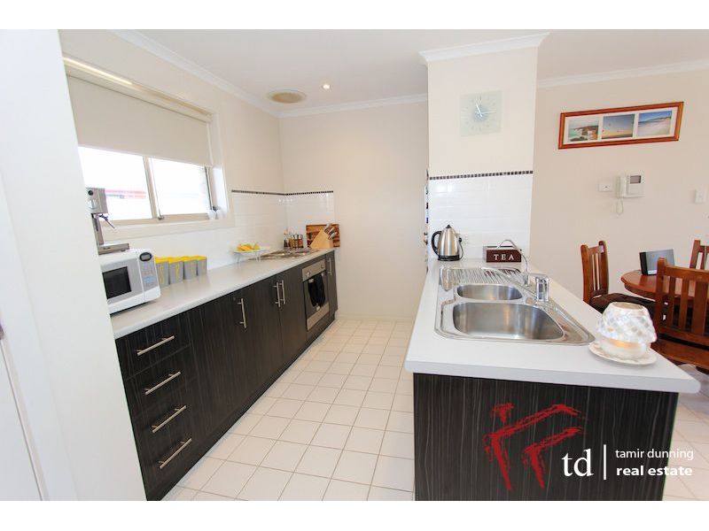 37 Hamra Drive, Smithfield SA 5114