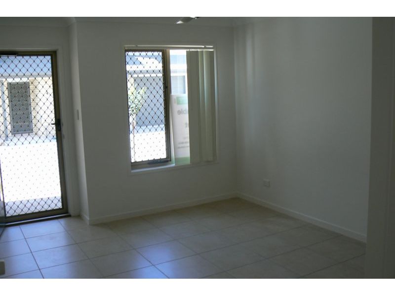 15/11-13 Montree Circuit, Kallangur  QLD 4503