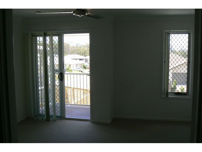 18/11-13 Montree Circuit, Kallangur  QLD 4503