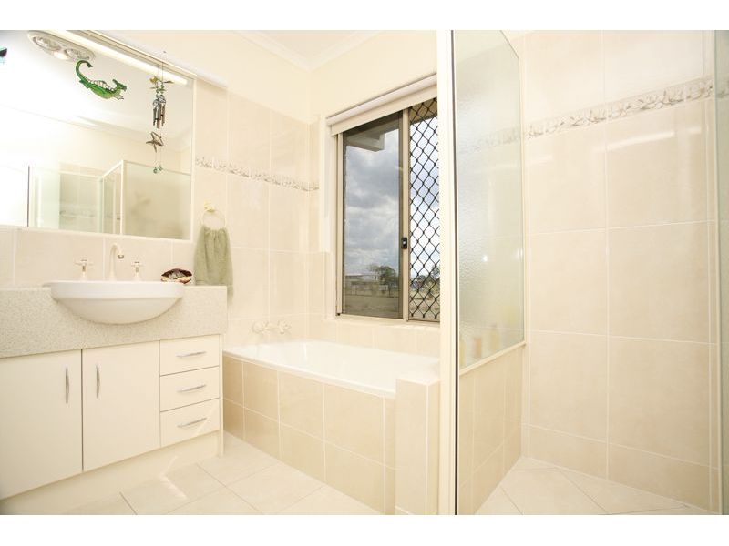 14 Ivory Close, Peak Crossing  QLD 4306