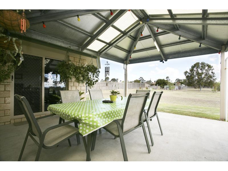 14 Ivory Close, Peak Crossing  QLD 4306