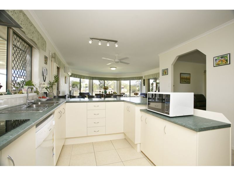 14 Ivory Close, Peak Crossing  QLD 4306