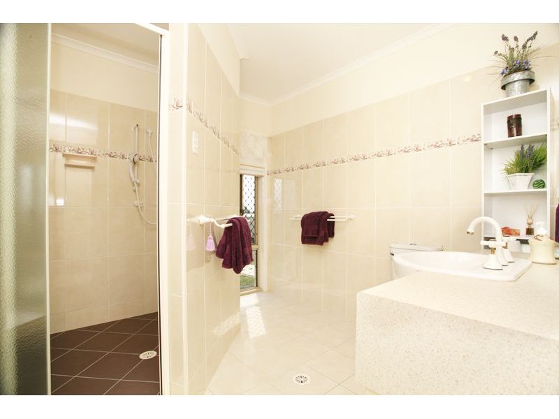 14 Ivory Close, Peak Crossing  QLD 4306