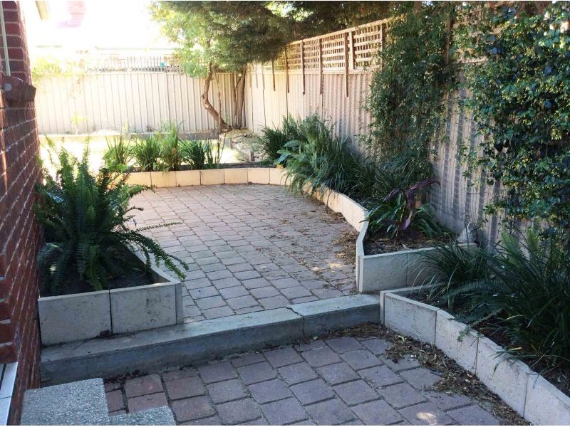 2/4 Briese Court, Thurgoona  NSW 2640