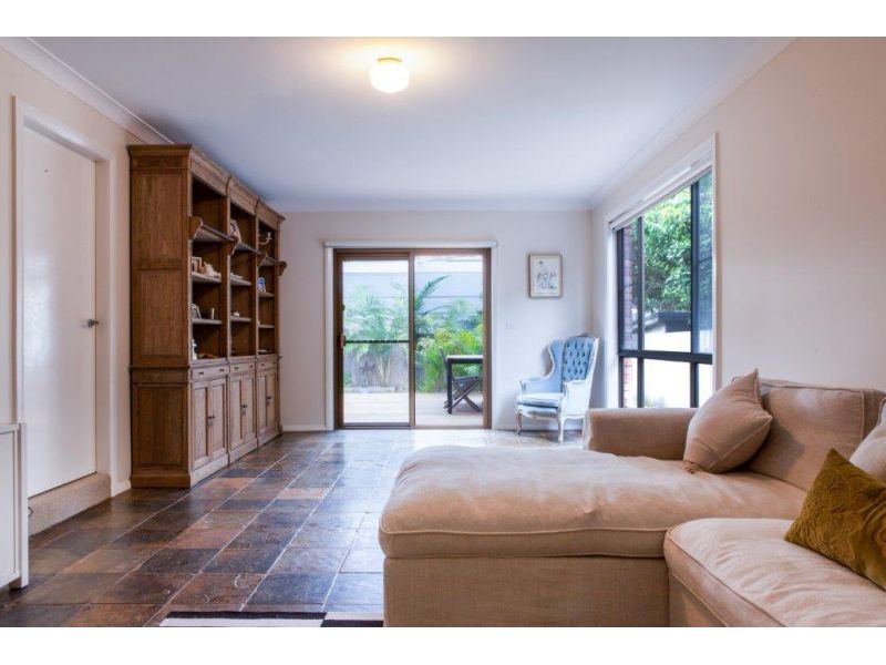 12 Travers Road, Curl Curl  NSW 2096