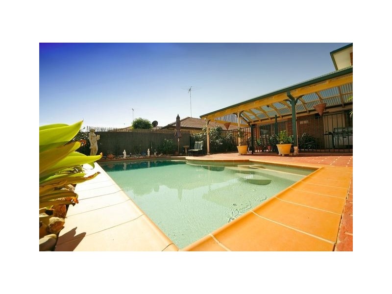 18 Spoonbill Way, Mount Annan NSW 2567