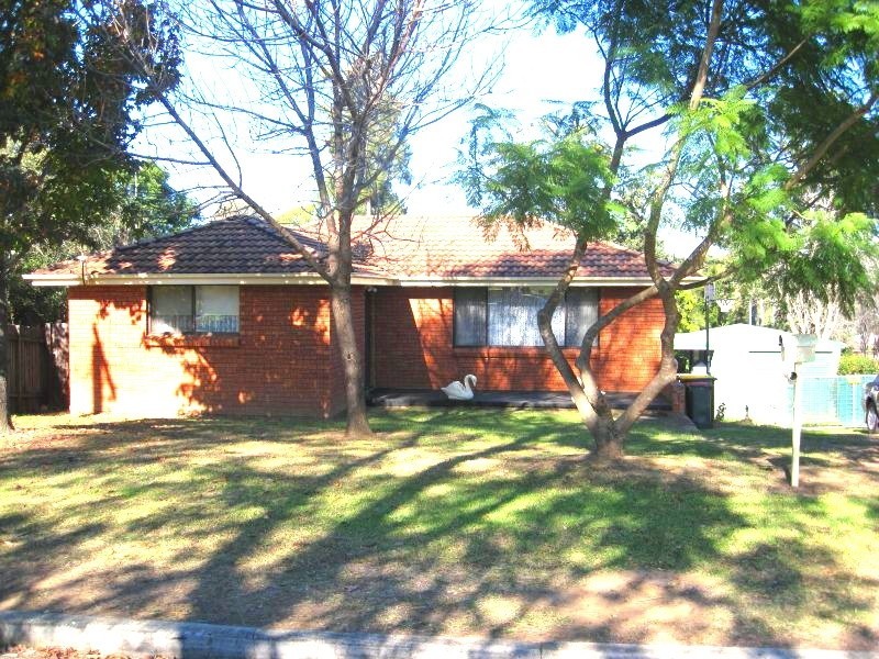 14 Cedar Place, The Oaks NSW 2570