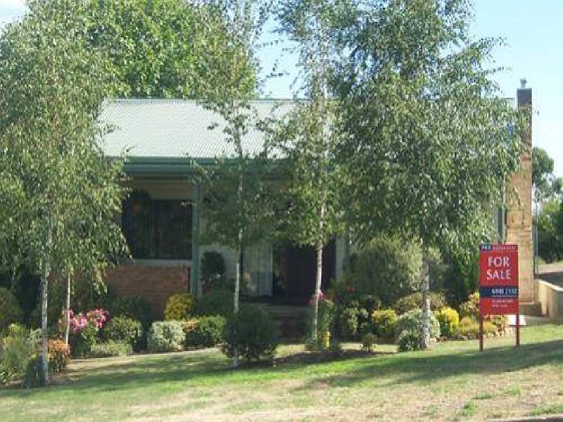 7 Clara Street, Tumbarumba NSW 2653