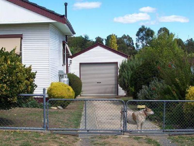 22 Regent Street, Tumbarumba NSW 2653