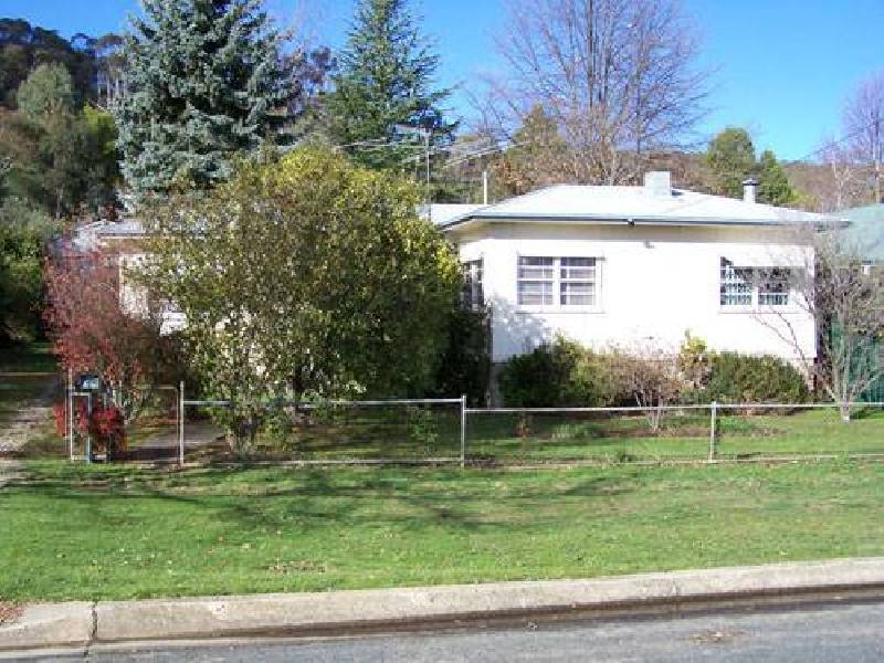 66  King Street, Tumbarumba NSW 2653