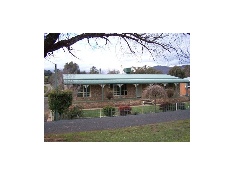 132 Albury Street, Tumbarumba NSW 2653
