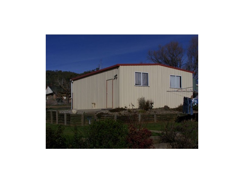 100  Winton Street, Tumbarumba NSW 2653