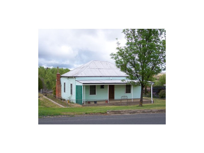 24  Regent Street, Tumbarumba NSW 2653