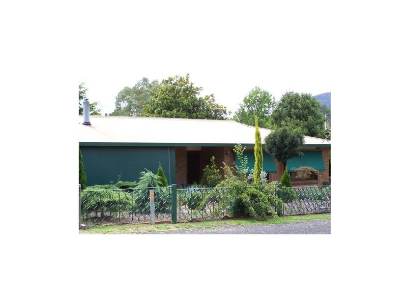 94 Albury Street, Tumbarumba NSW 2653