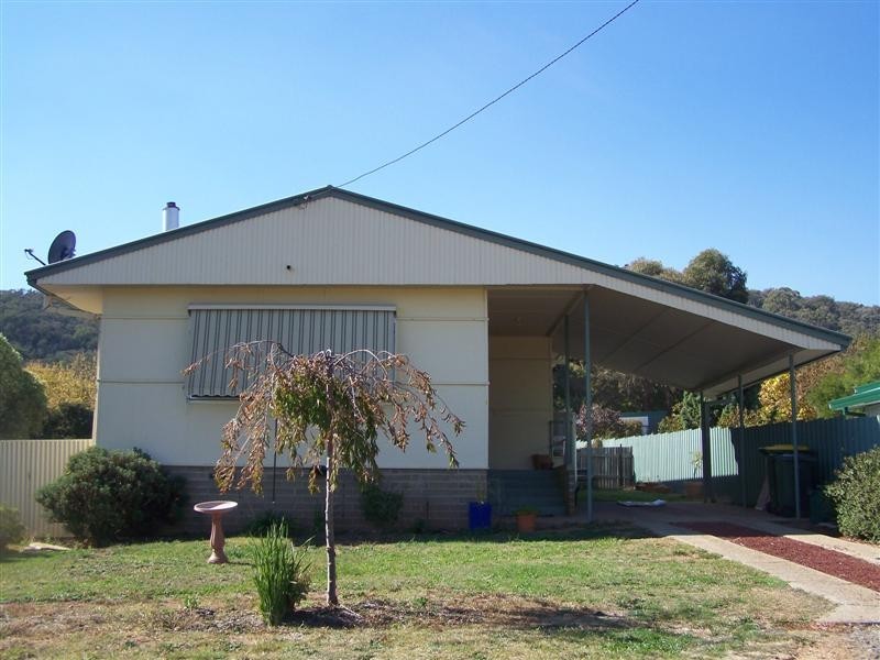 16 Gilbert Street, Tumbarumba NSW 2653