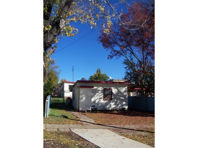 11 Bridge Street, Tumbarumba NSW 2653