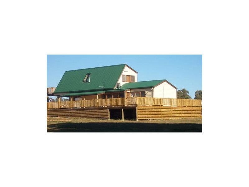 41 Booth Street, Tumbarumba NSW 2653