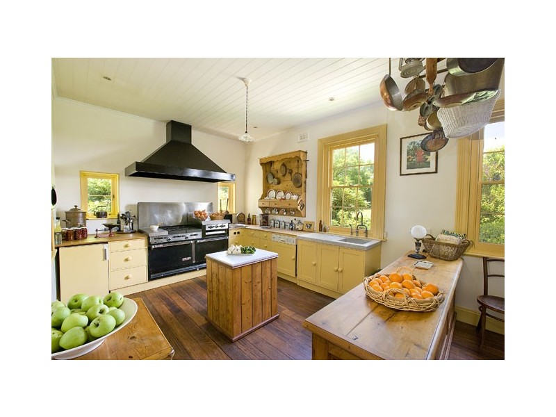 90 Eleven Mile Drive, Bathurst NSW 2795