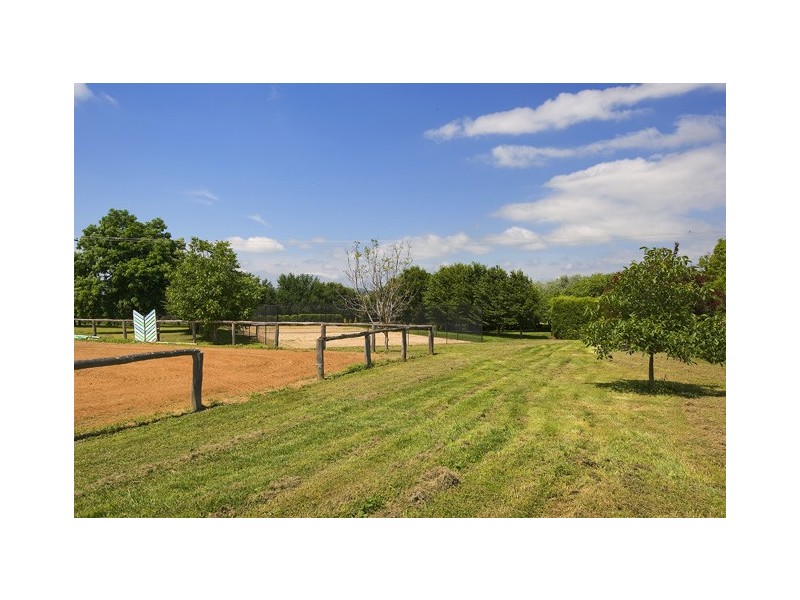 90 Eleven Mile Drive, Bathurst NSW 2795