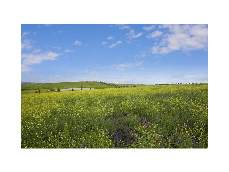 90 Eleven Mile Drive, Bathurst NSW 2795