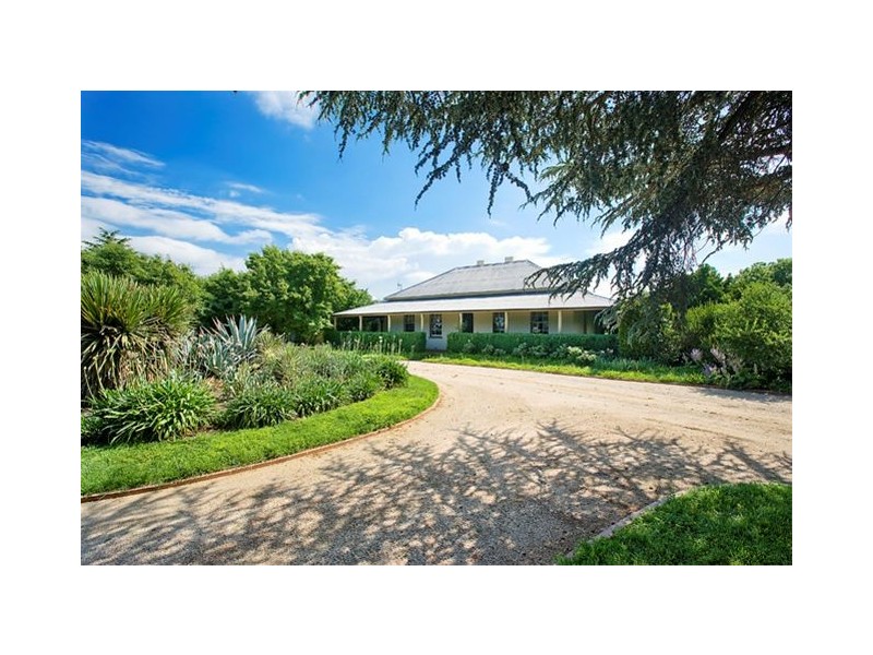 90  Eleven Mile Drive, Bathurst NSW 2795