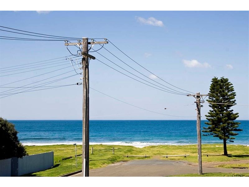 8 Henley Road, Thirroul NSW 2515