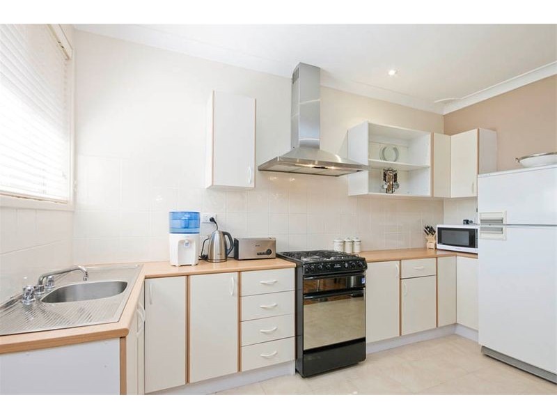 2/24 Gladstone Street, Bellambi NSW 2518