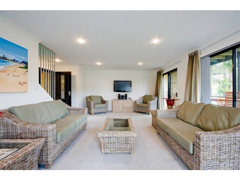 2/186 Lawrence Hargrave Drive, Thirroul NSW 2515