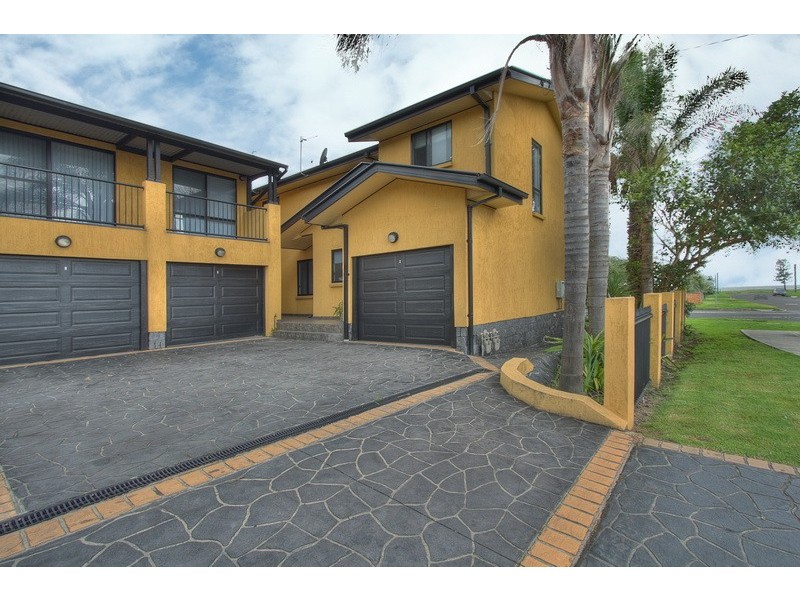 2/186 Lawrence Hargrave Drive, Thirroul NSW 2515