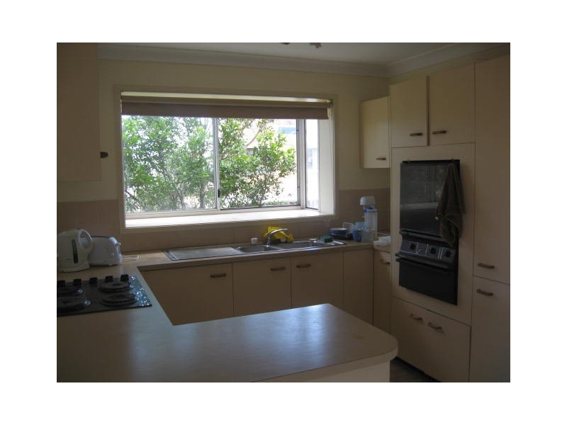 1/250 Lawrence Hargrave Drive, Thirroul NSW 2515