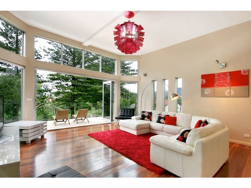 35 The Esplanade, Thirroul NSW 2515