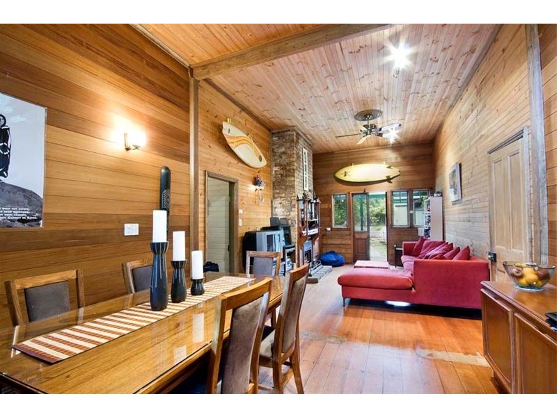 16 Buttenshaw Drive, Coledale NSW 2515