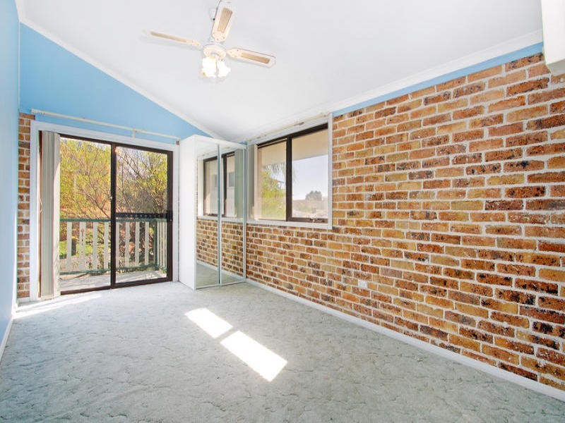 17 Seabreeze Place, Thirroul NSW 2515