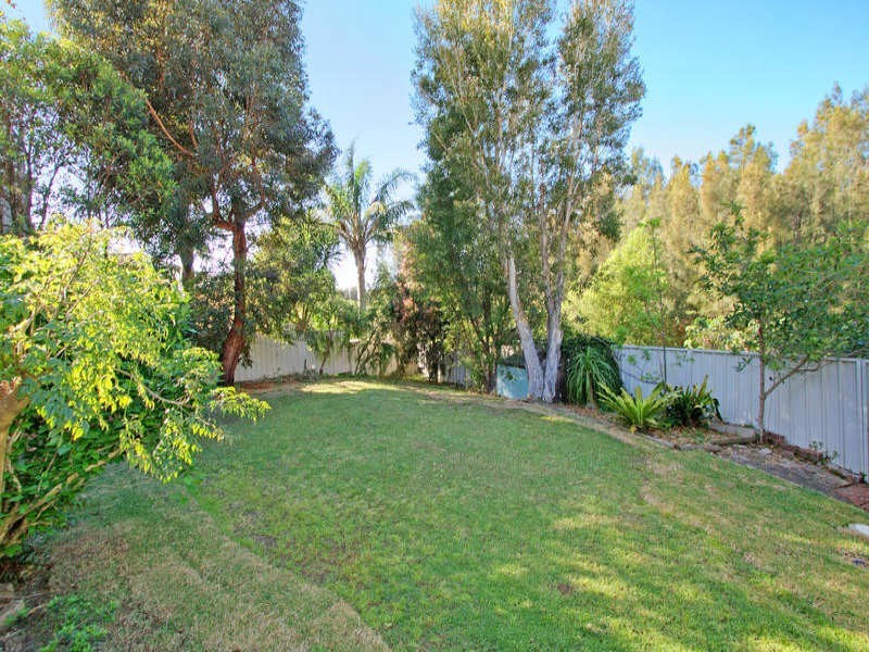 17 Seabreeze Place, Thirroul NSW 2515