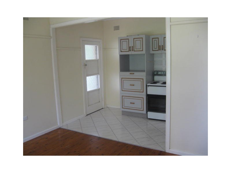 64 Phillip Street, Thirroul NSW 2515